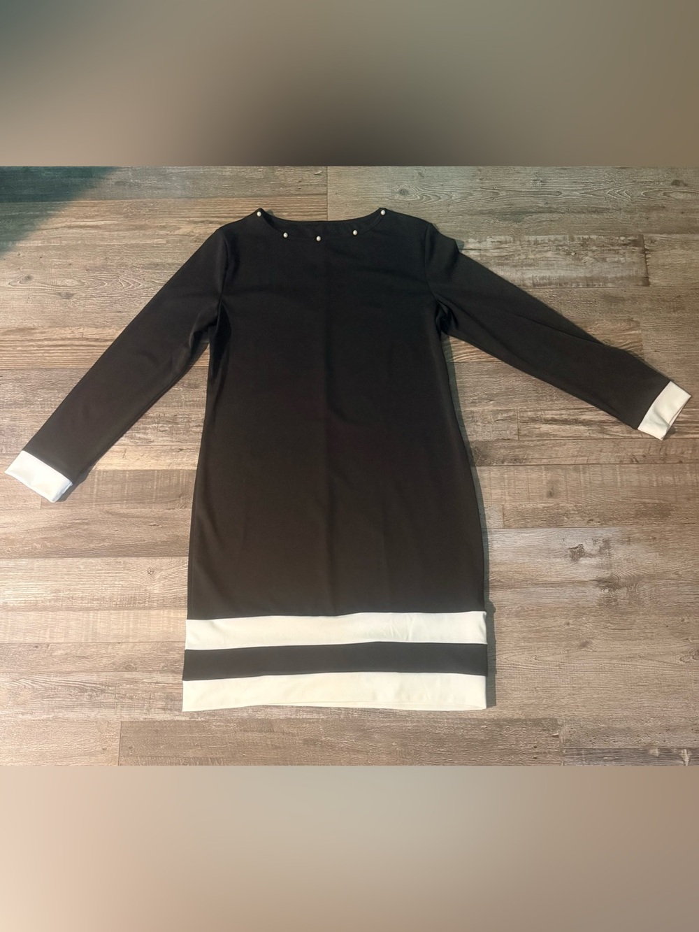 Dress, Large, Black. Contrast Hem Long Sleeve Shift Dress in Black and White